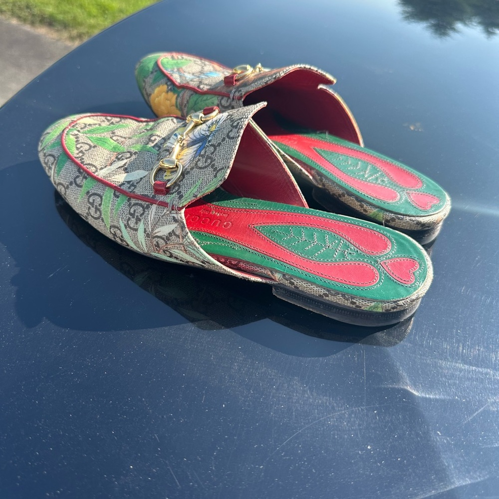 Gucci Flats/ mules Authentic!!!!